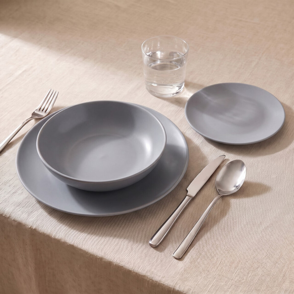 Servizio piatti 18 pezzi in ceramica - GRIGIO