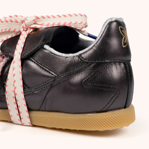 Sneakers de Estilo Fútbol Retro-Futuro en Piel Negra Metalizada MUNICH MUNDIAL STRADA METAL 17