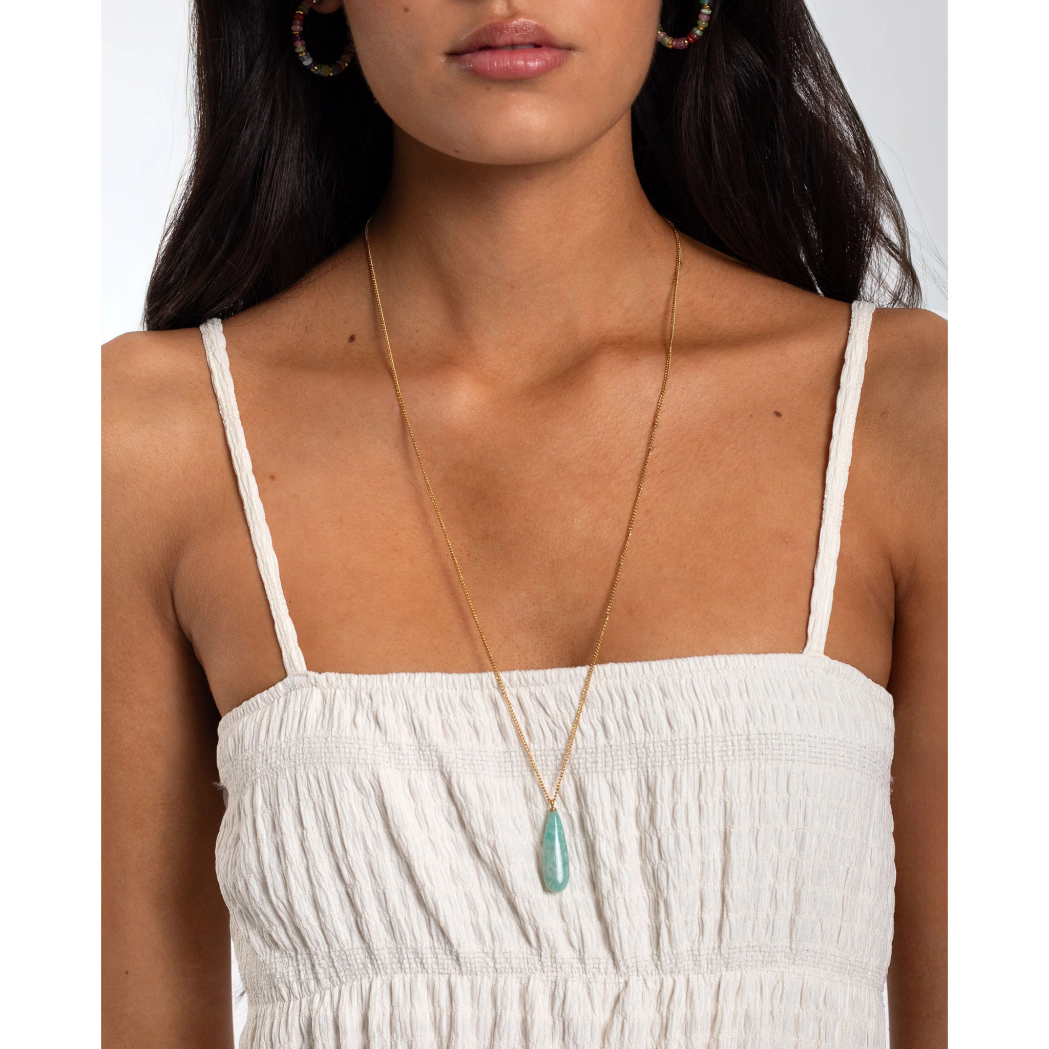 Collar dorado de mujer