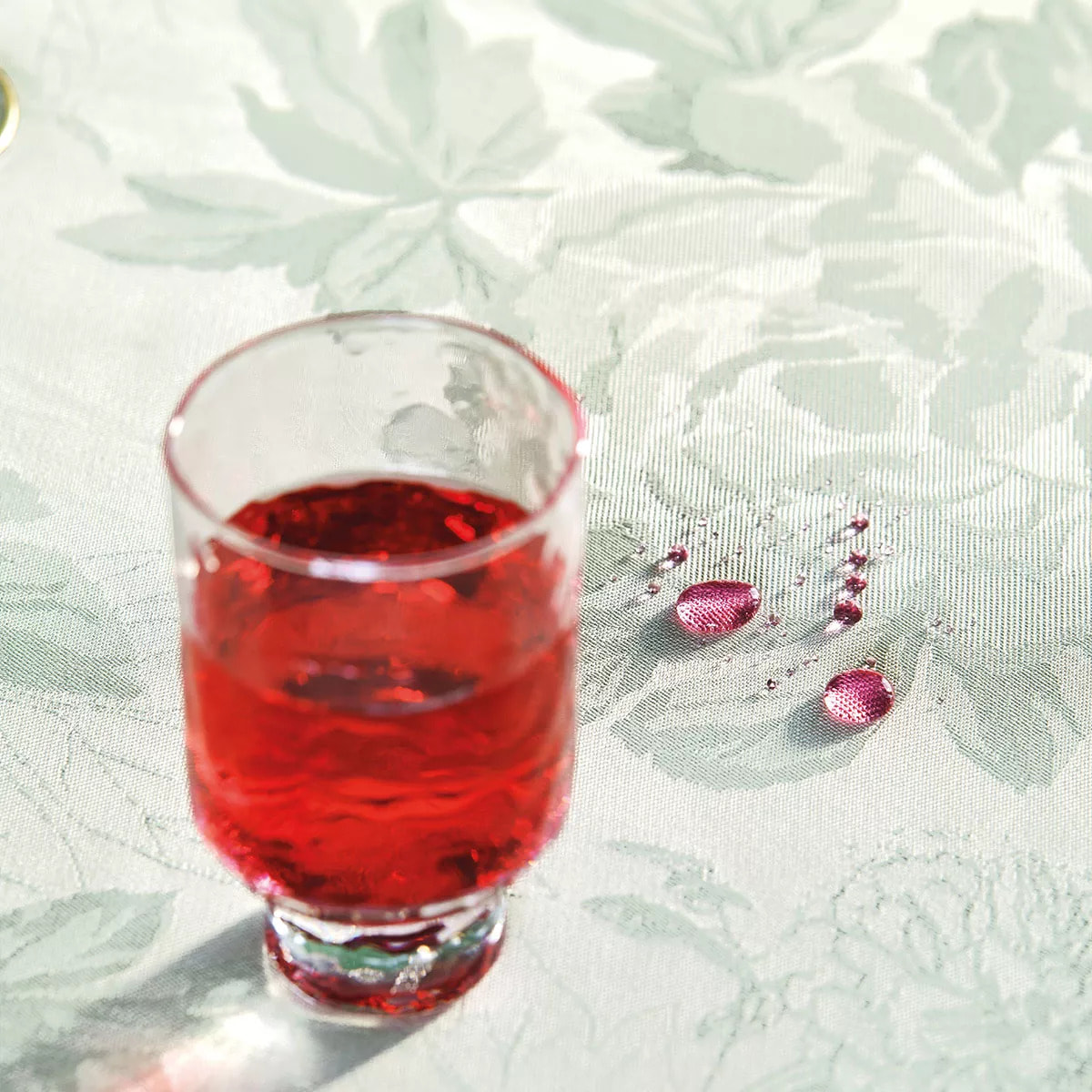 Chemin de table pur coton anti tache motif jacquard Jardin de pivoines vert