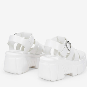Sandalias cangrejeras con plataforma blancas