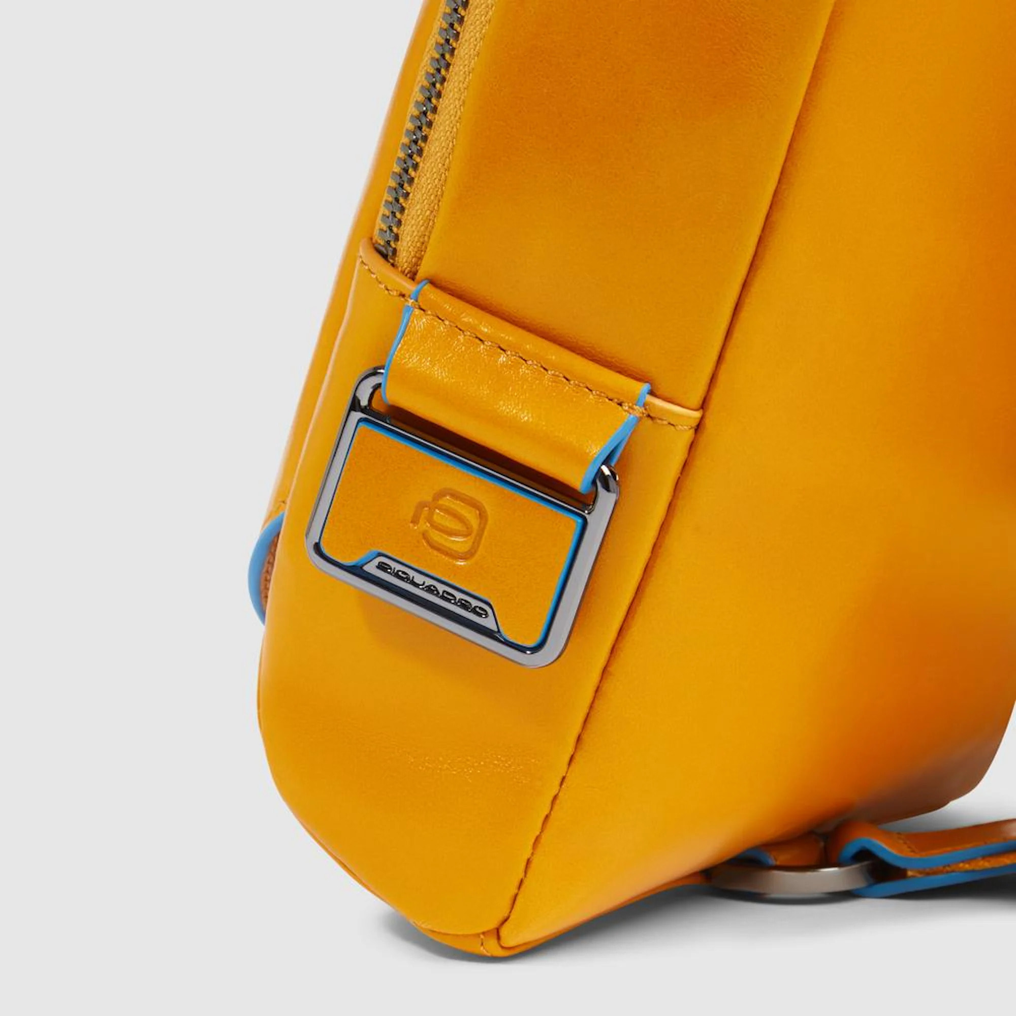 Piquadro Zaino monospalla personalizzabile in pelle porta iPad®mini