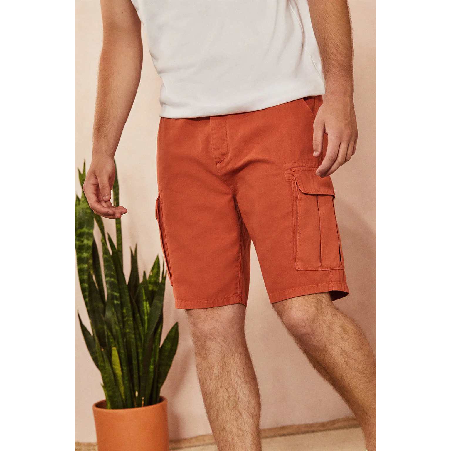 Bermuda cargo terra con logo ricamato