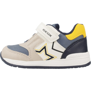 Zapatillas Niño de la marca GEOX  modelo B RISHON BOY Beige