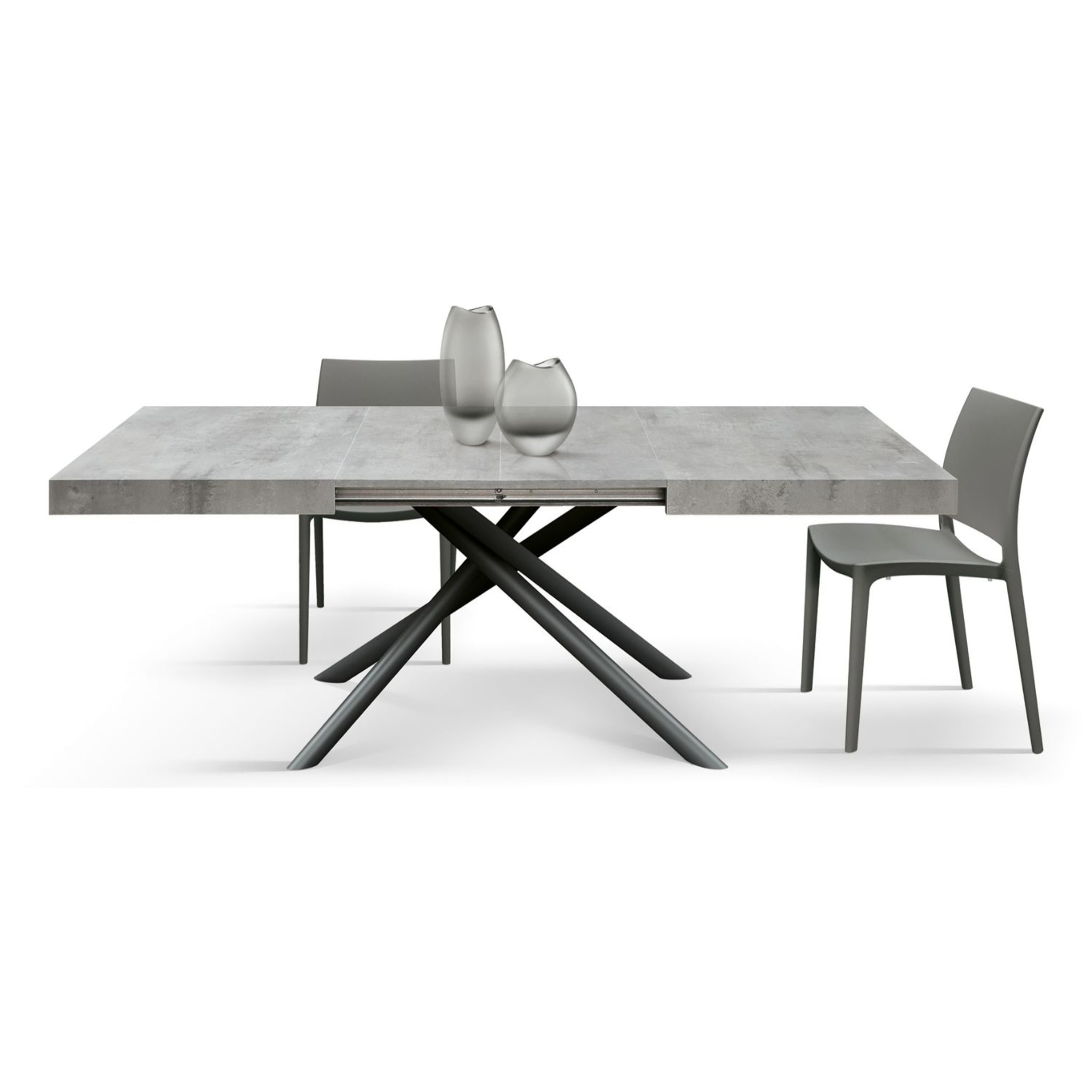 Tavolo CARRARA in legno, finitura grigio cemento e base in metallo verniciato antracite, allungabile 180×90 cm – 260×90 cm
