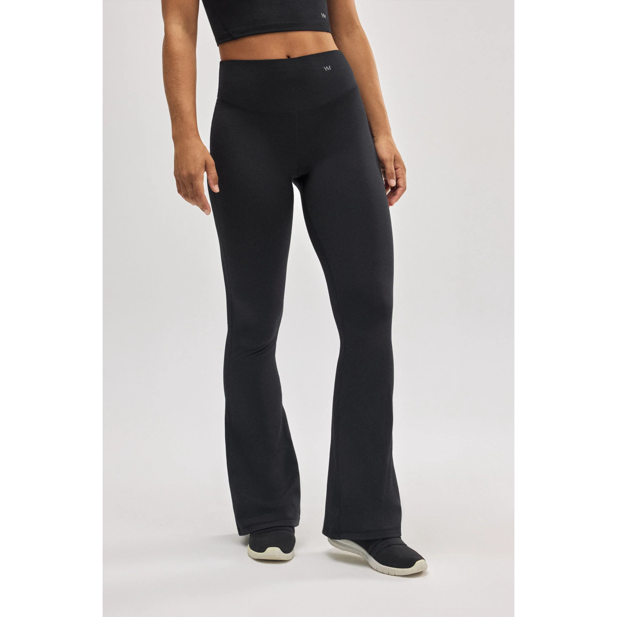 Leggings sportivi neri svasati