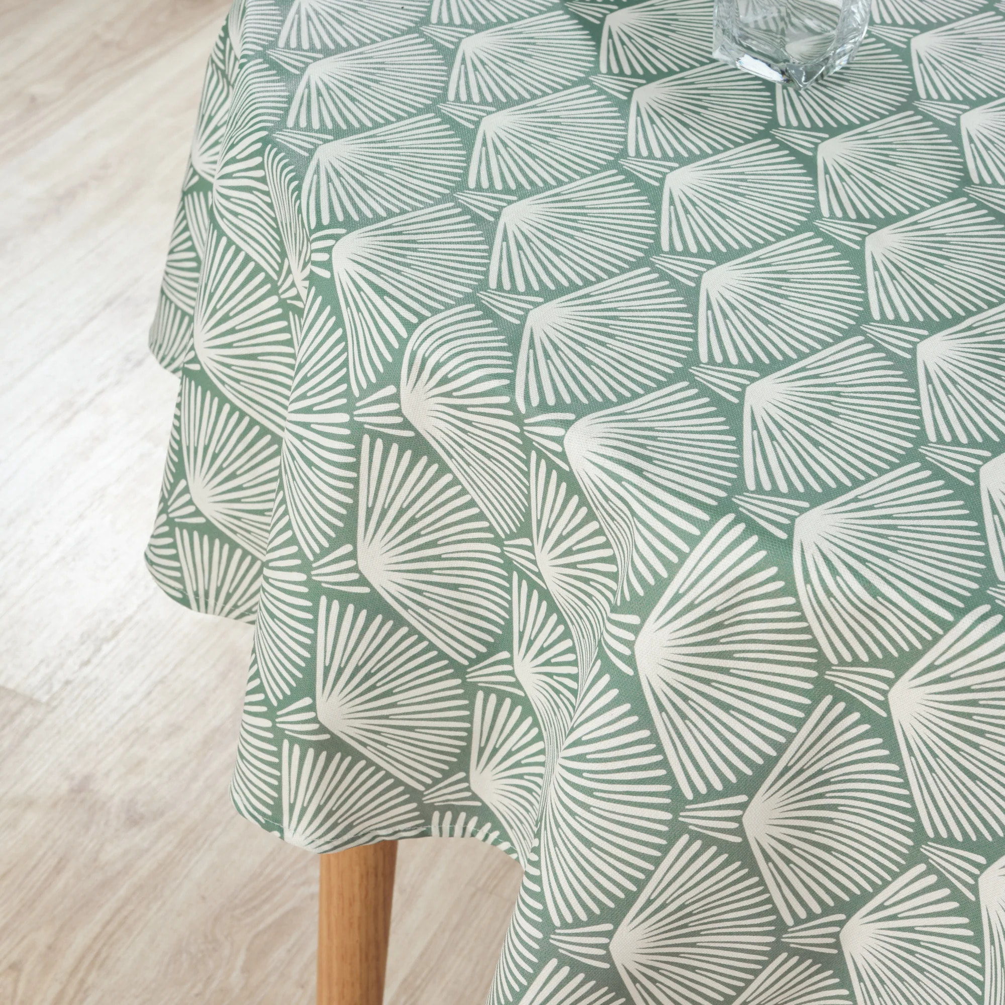Nappe ronde en résine anti-taches ASENA 4