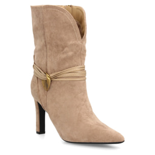 Botín elegante con tacón alto