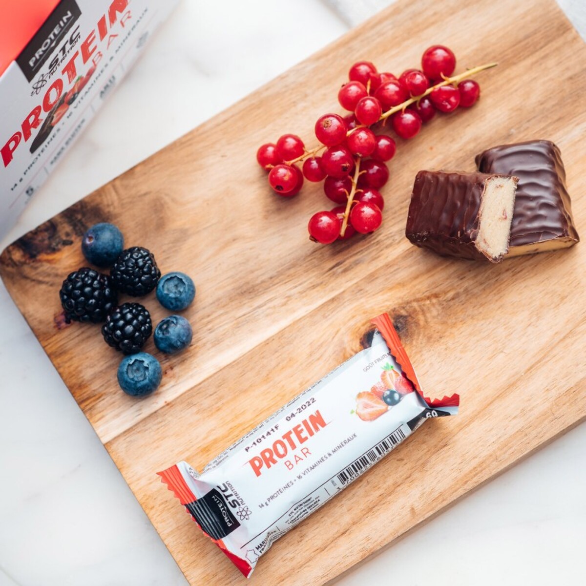 STC NUTRITION - Protein Bar - Barre protéinée enrichie en vitamines & minéraux - Maintien de la masse musculaire - 14g de protéines par barre - Etui de 5 barres