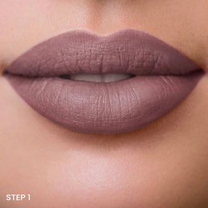 EXTRA DURABLE LIP DUO - LIQUID LIPSTICK + LIP GLOSS Rossetto liquido lunga durata con gloss lucido