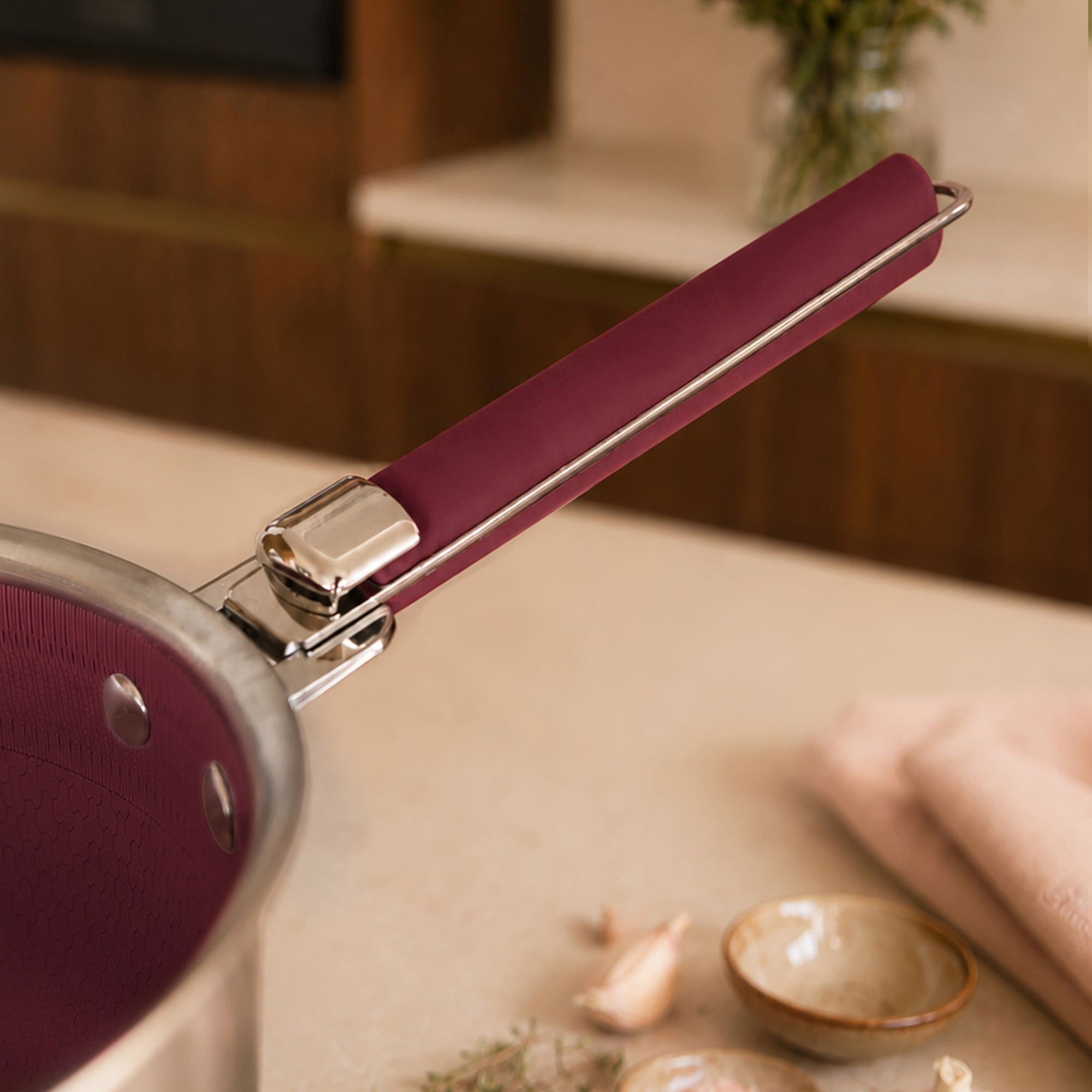 Sauteuse 24cm en acier inoxydable et manche amovible lie de vin AGLAE