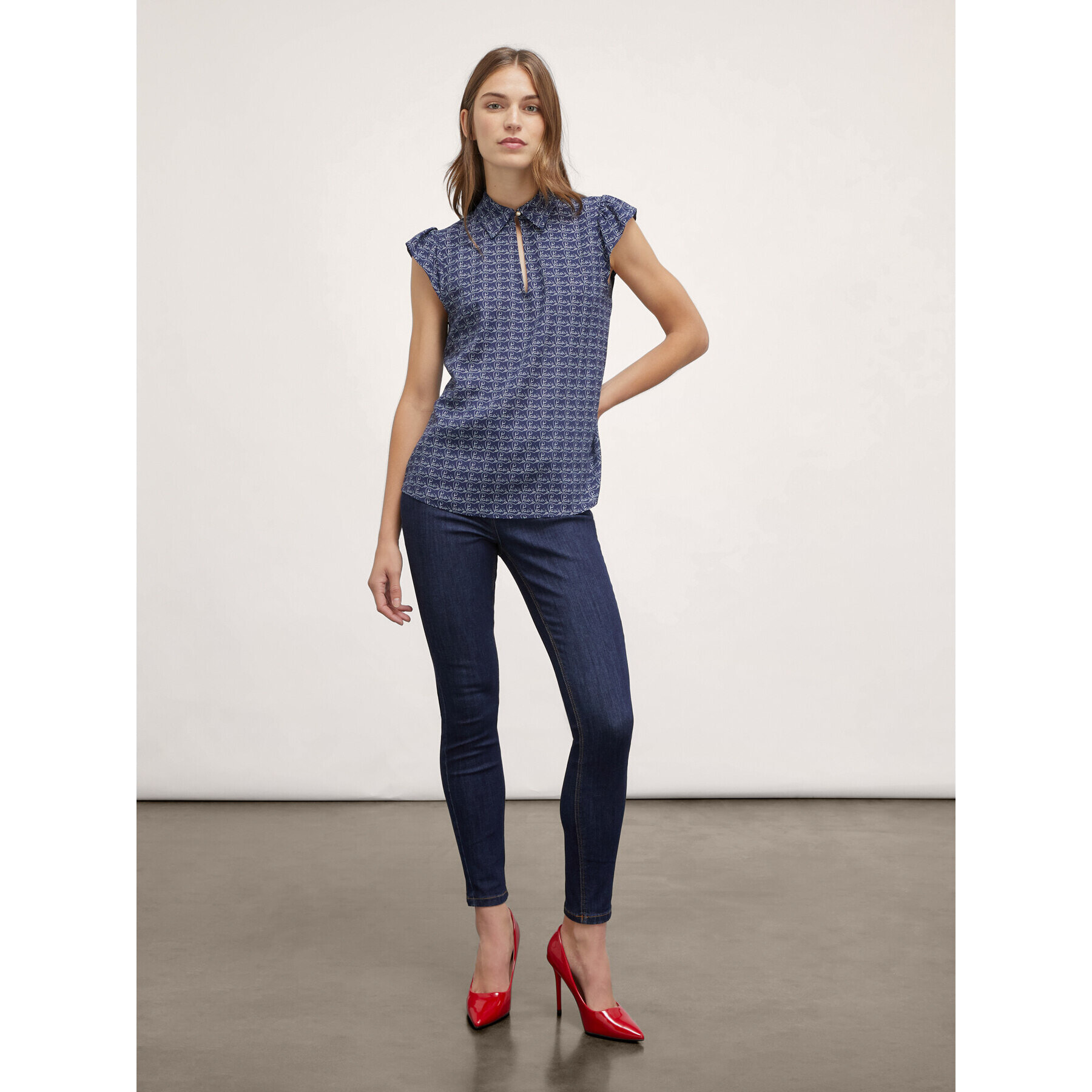 Motivi - Blusa fluida con estampado de escritura - Azul