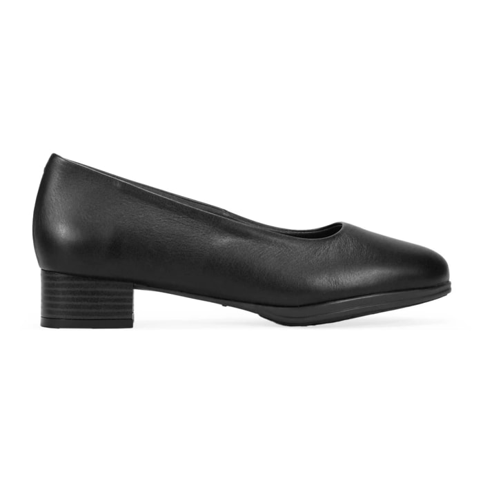 Zapatos de tacón negros en piel