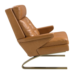 Sillón Angel Cerdá con reposabrazos con asiento y respaldo tapizados en piel de origen vacuno en camel patas de acero en dorado 77x99x91cm