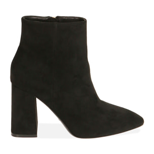 Botines negros de microfibra, tacón 9 cm.