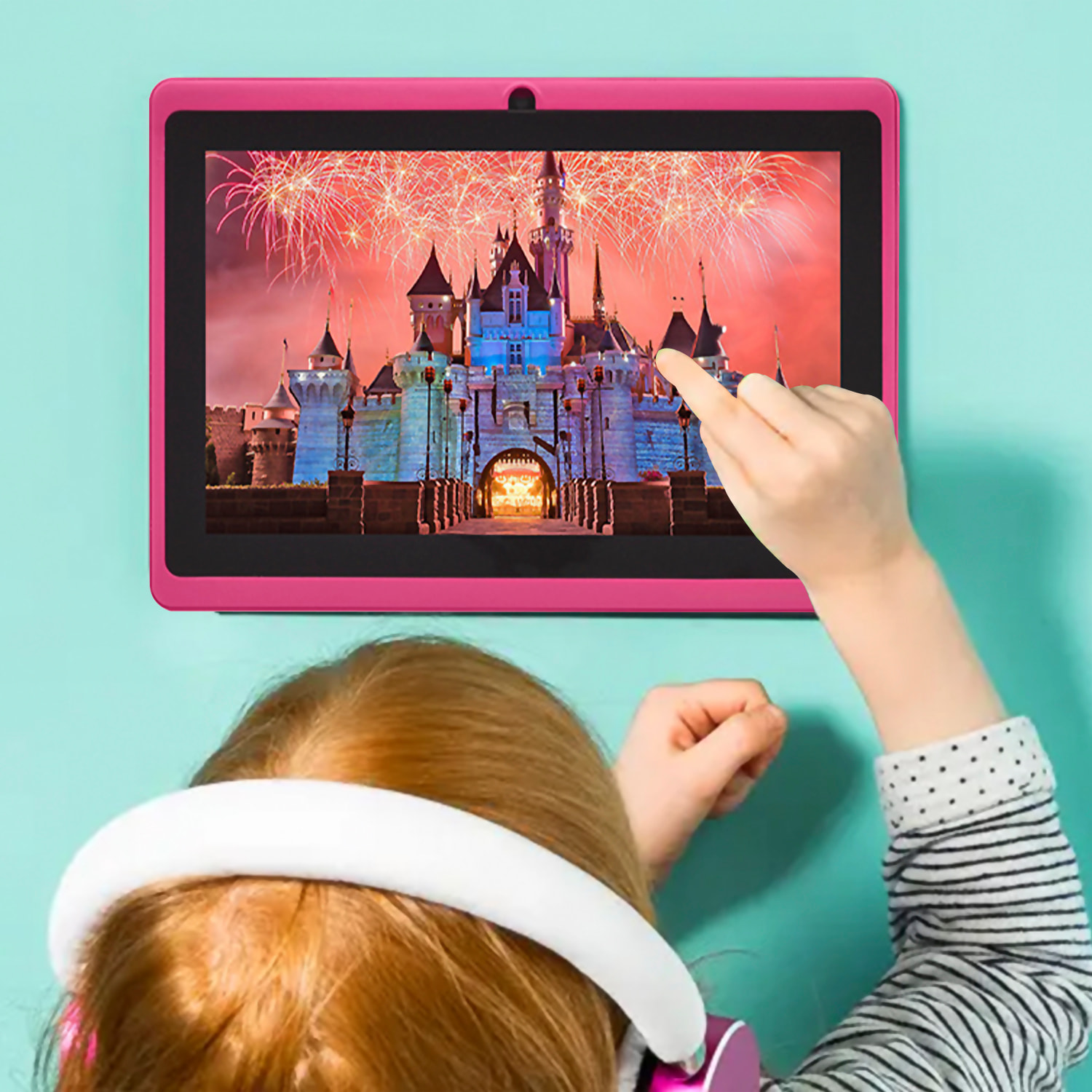 Tablet Wi-Fi Q75X PRO. Sistema operativo Android 7. Schermo da 7 pollici 1024x600px. MTK8321 Quad Core da 1,3 GHz, 1 GB di RAM + 8 GB. Doppia fotocamera.