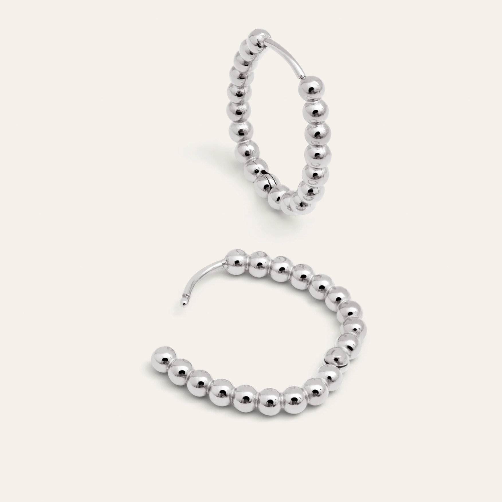 Orecchino Dana Dots in Acciaio