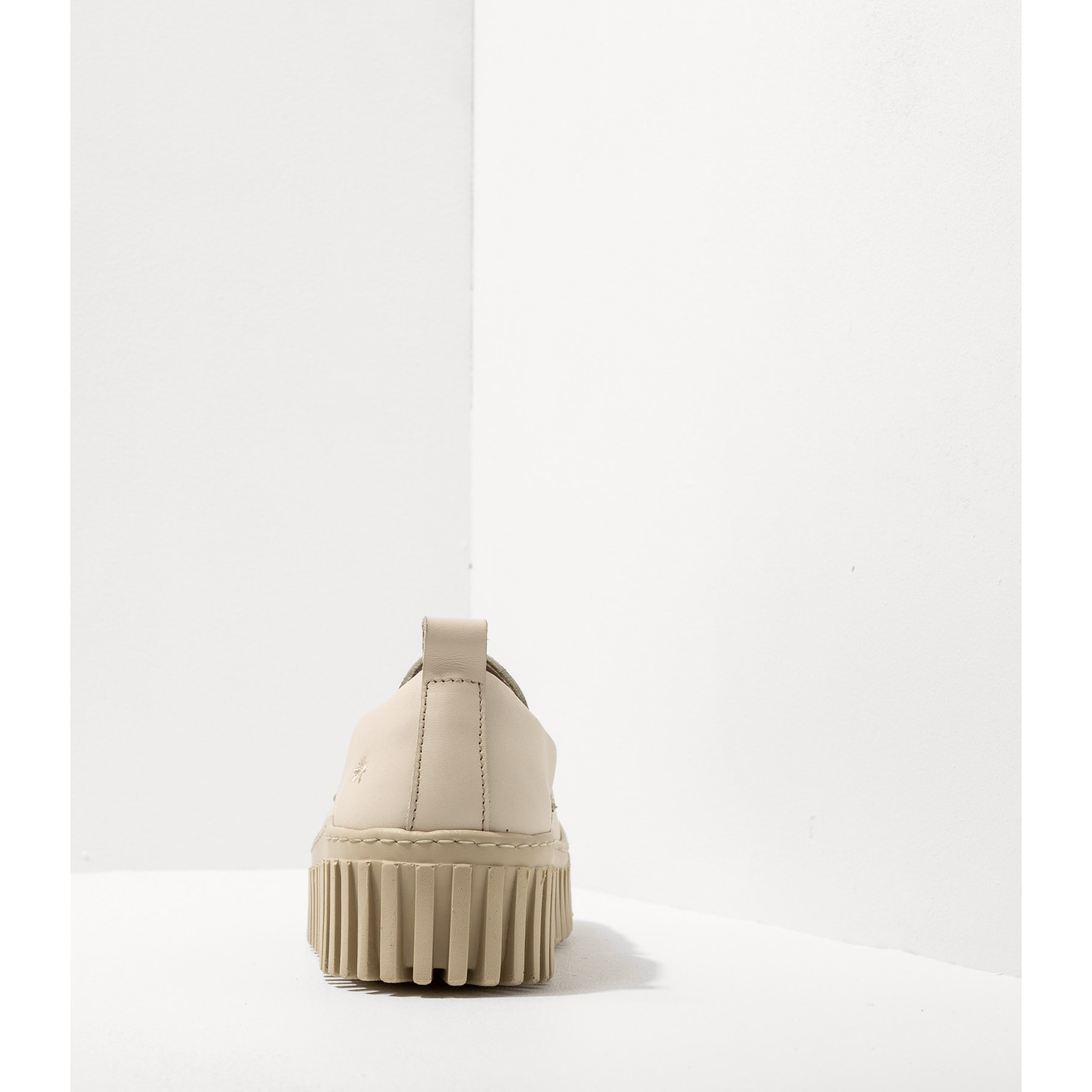 Zapatos 1530 GRASS WAXED CREAM/BRIGHTON color Cream