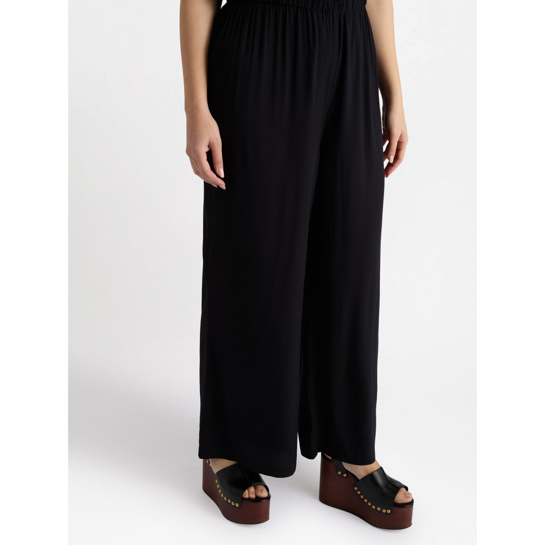 Fiorella Rubino - Mono de viscosa LENZING™ ECOVERO™ con volante - Negro