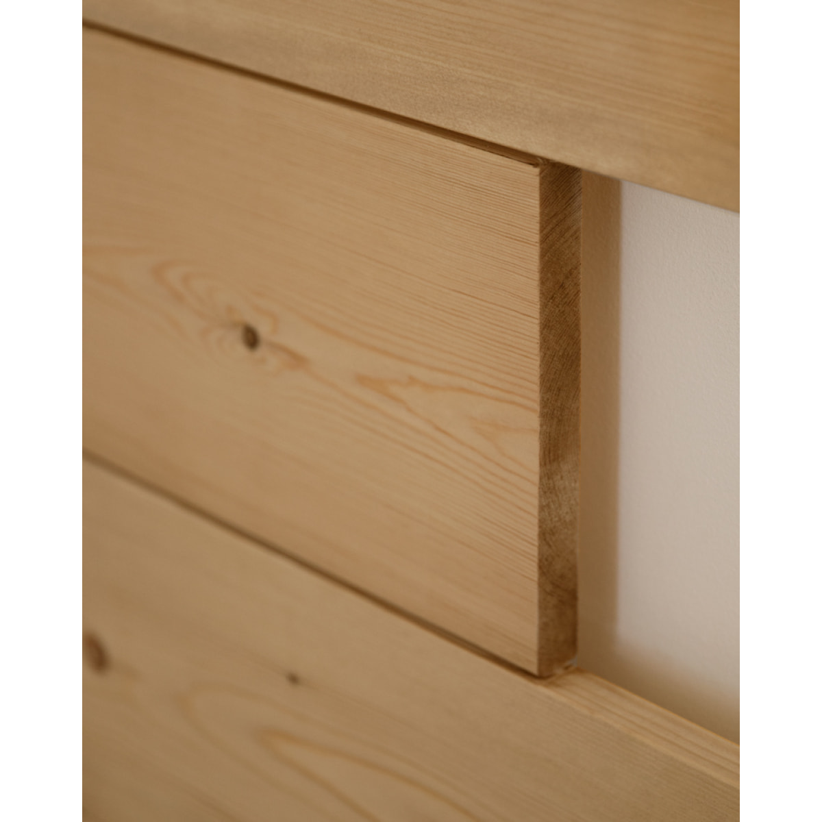 Tête de lit asymétrique en bois massif ton chêne moyen en différentes tailles