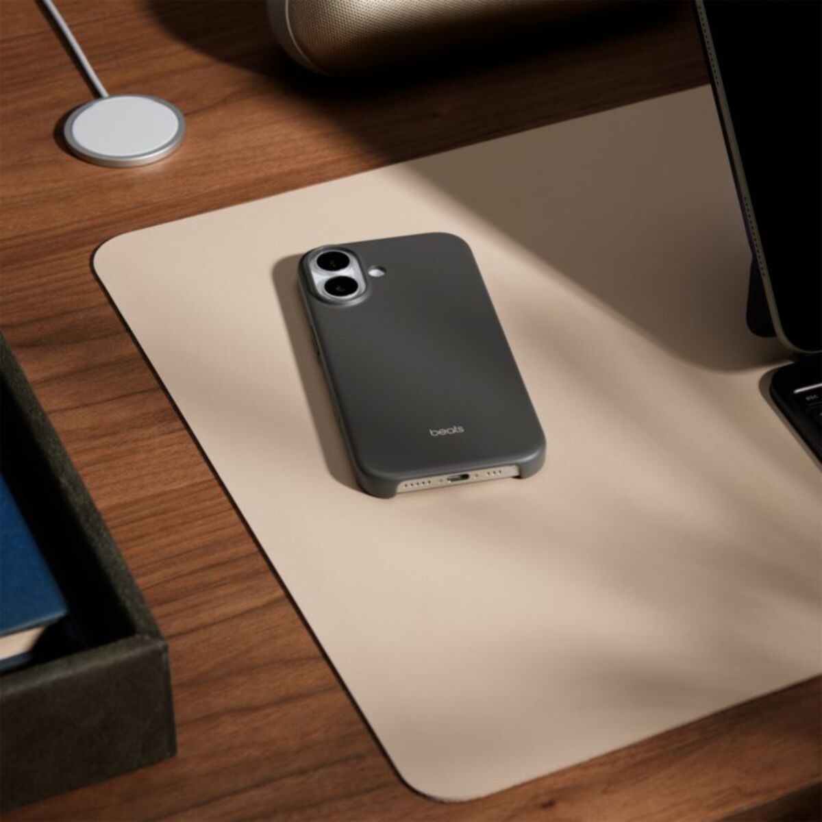 Coque BEATS iPhone 17  Magsafe  Gris granite