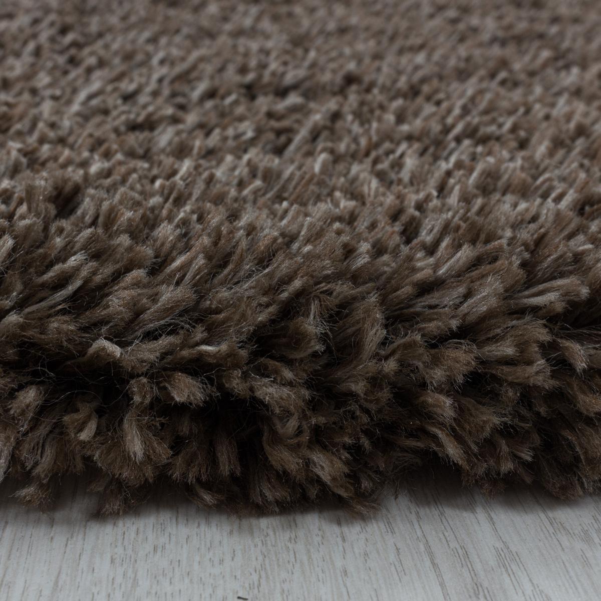 Tapis longs poils shaggy tissé motif uni TENI
