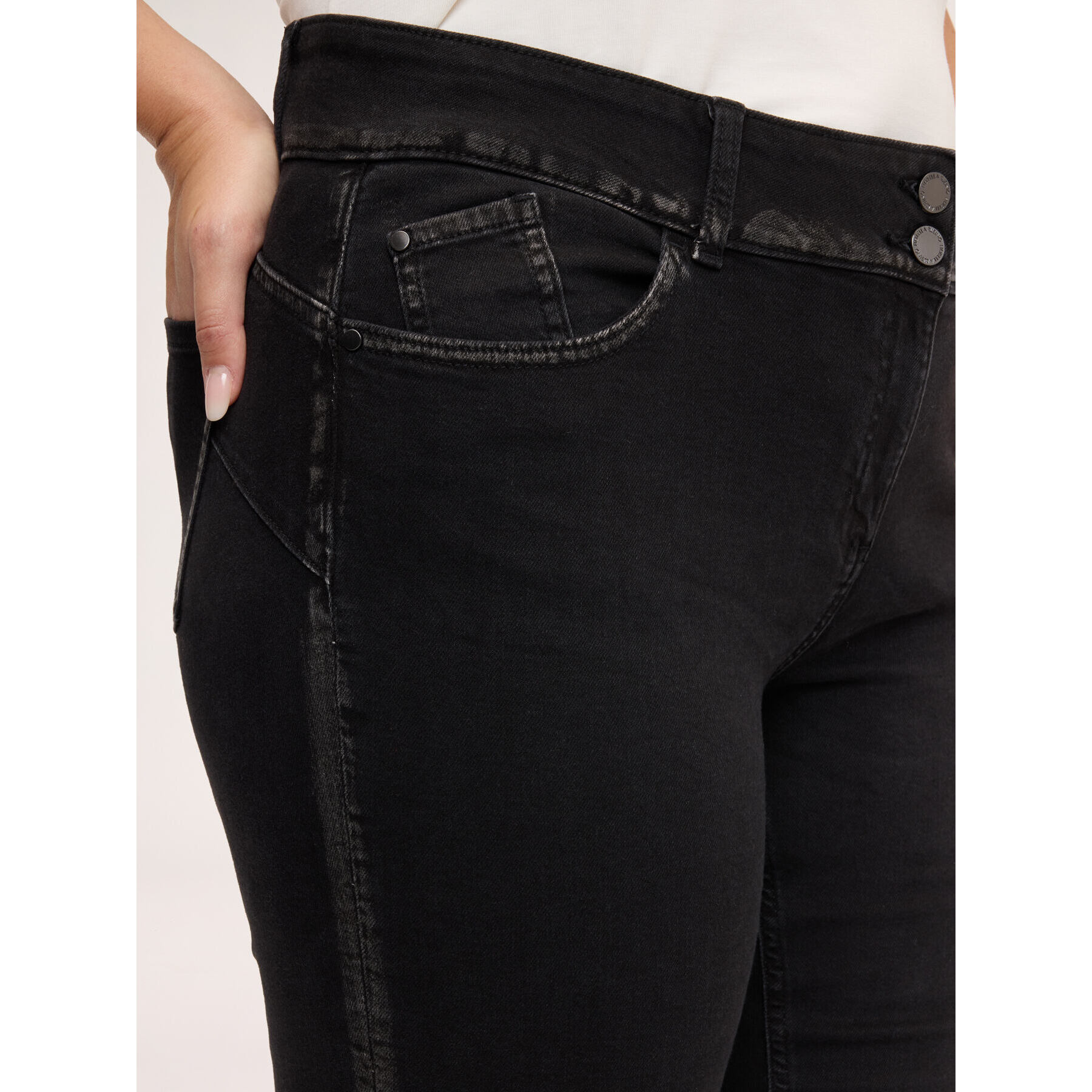 Fiorella Rubino - Jeans bootcut con lavado rinse oscuro - Negro
