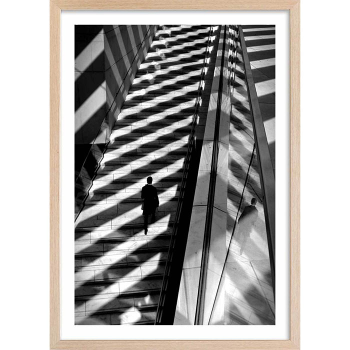 Affiche portrait de femme - Jeu d'ombre Affiche + cadre en bois - Chêne