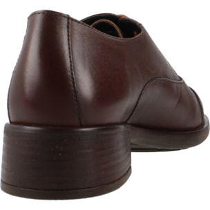 Zapatos de Vestir Hombre de la marca GEOX  modelo D04LHL 00043 MARRON