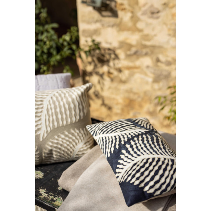 Coussin brodé Flora