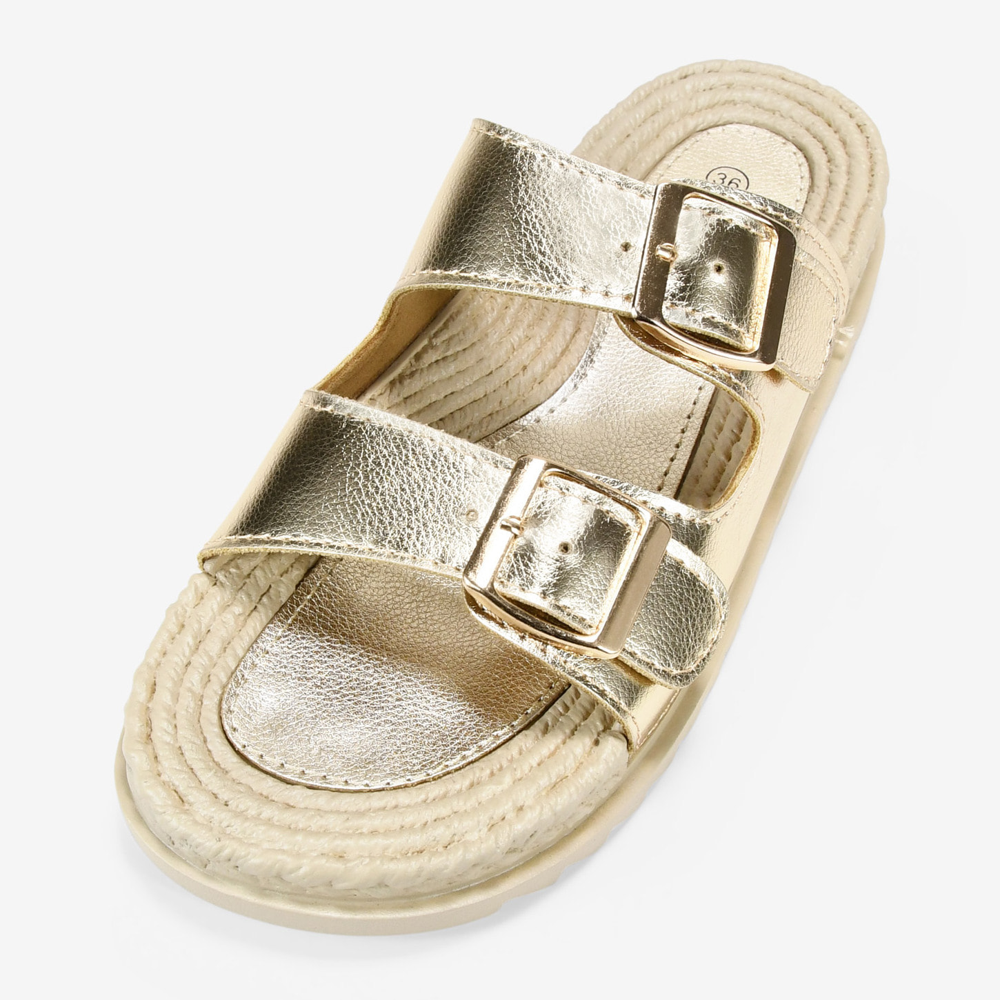 Sandalias planas doradas con hebillas metálicas