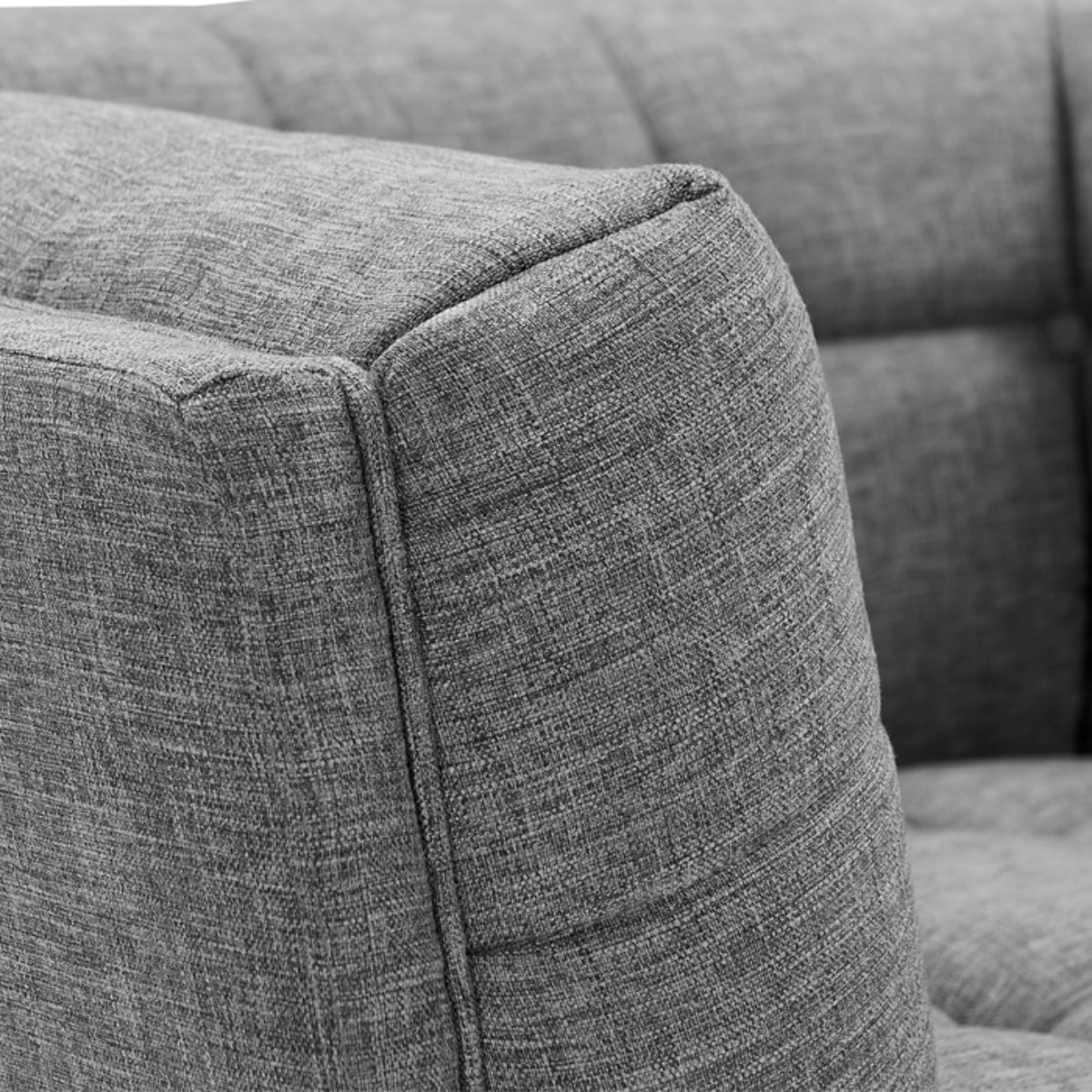 Fauteuil capitonné en tissu gris - Carmen