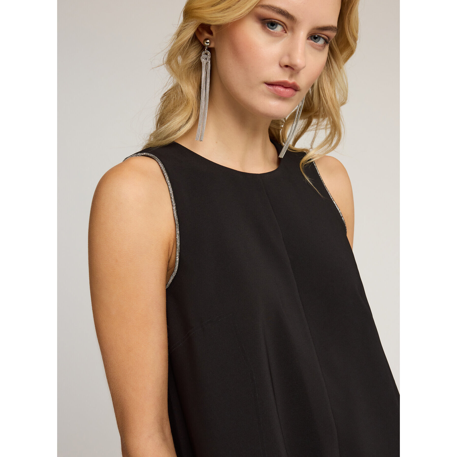 Motivi - Vestido acampanado sin mangas - Negro