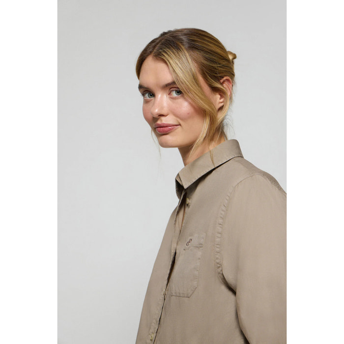 Camisa Simona color camel con monograma bordado PC