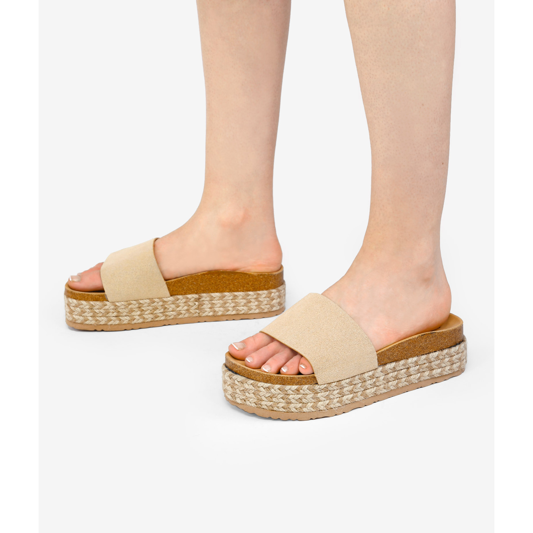 Sandalias de plataforma beige con suela de esparto bicolor