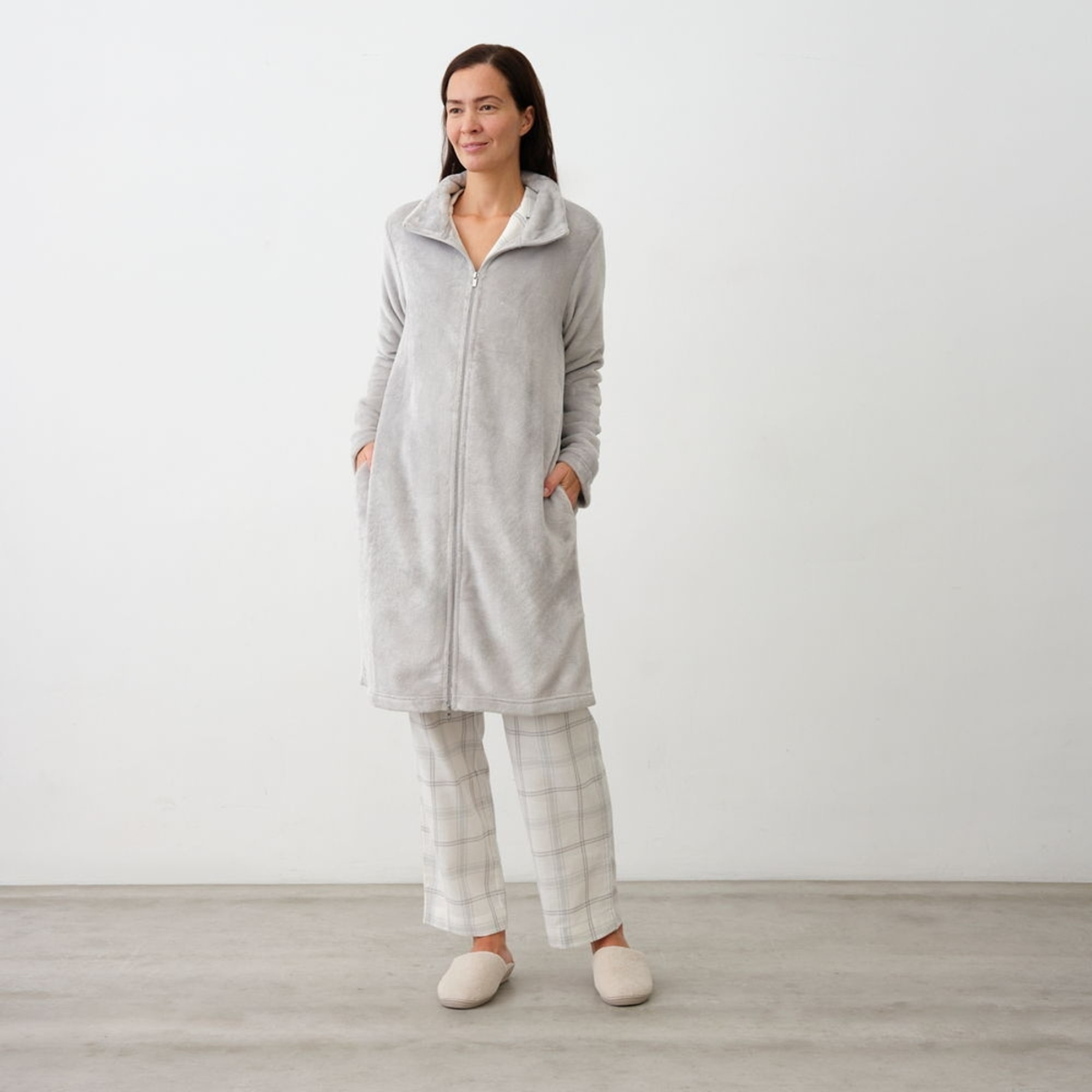 Bata polar capucha Yanu color gris Poliéster