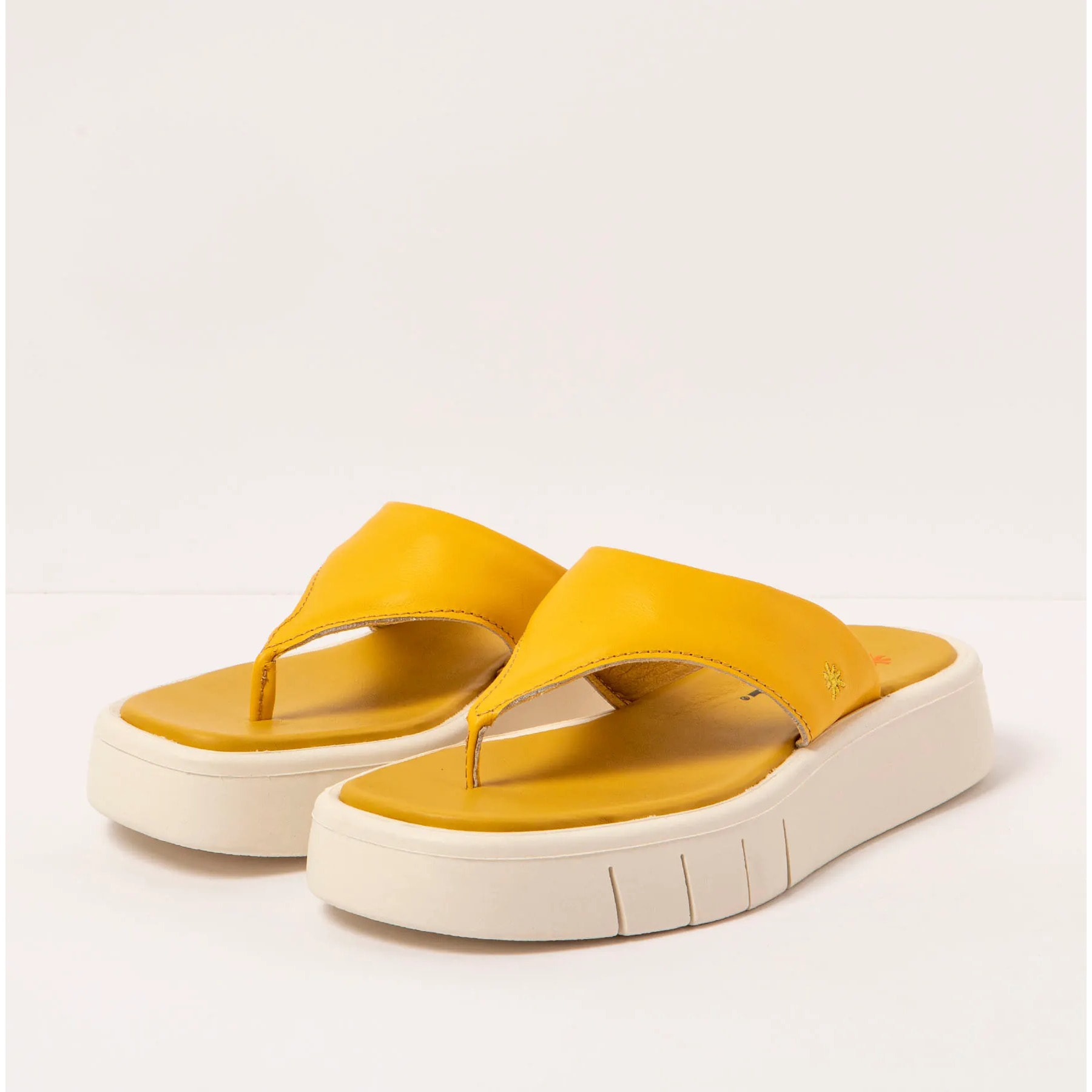 Sandalias 1852 NAPPA YELLOW/ MALAGA color Yellow