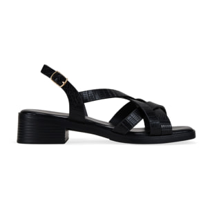 Sandalias de tacón negras con tiras y hebilla