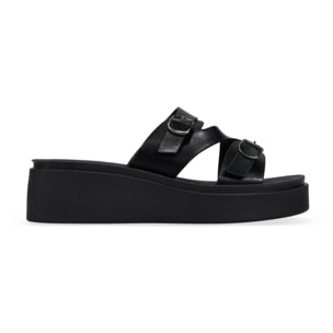 Sandalias de cuña negras con hebillas