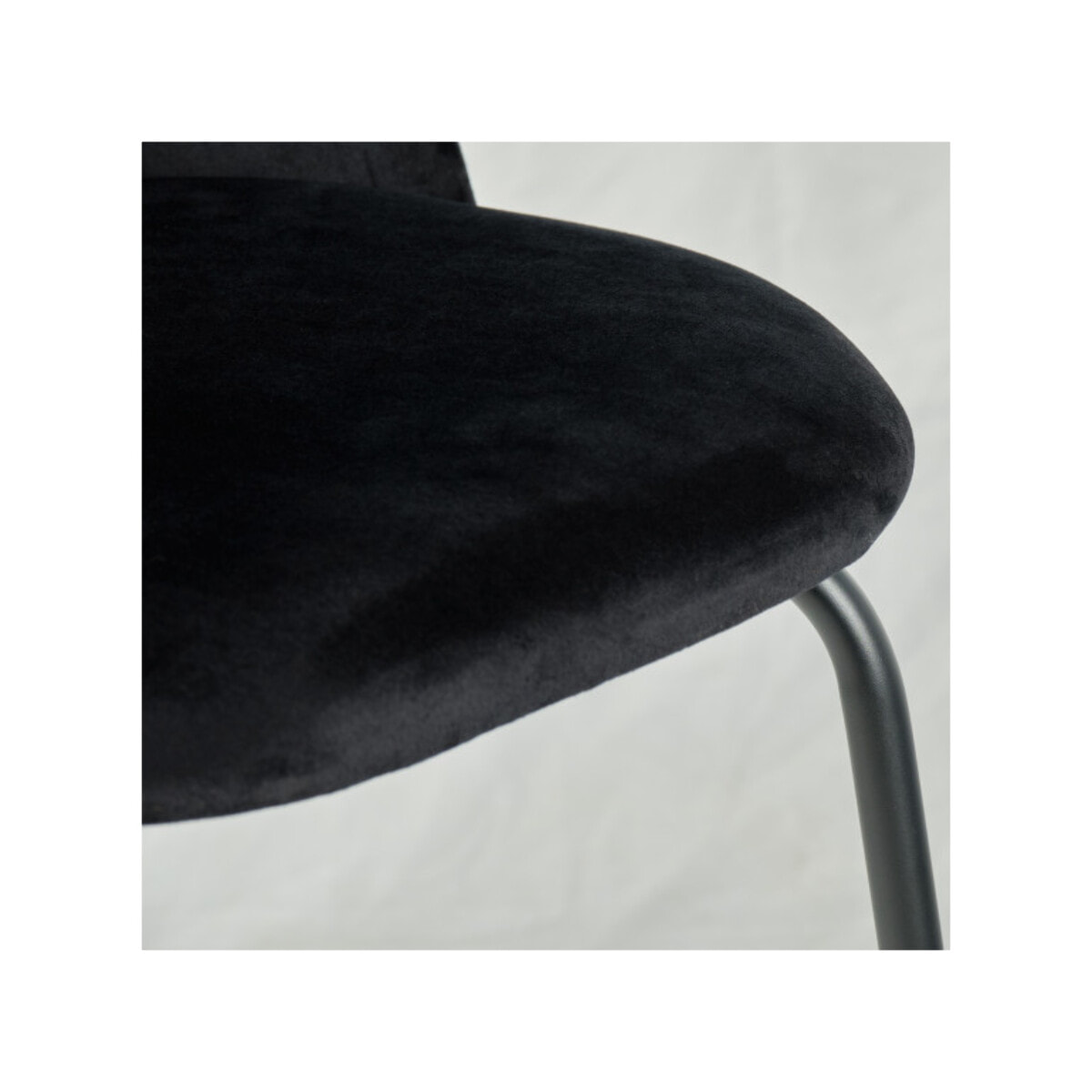 Chaise design en velours dossier capitonné - CLEA