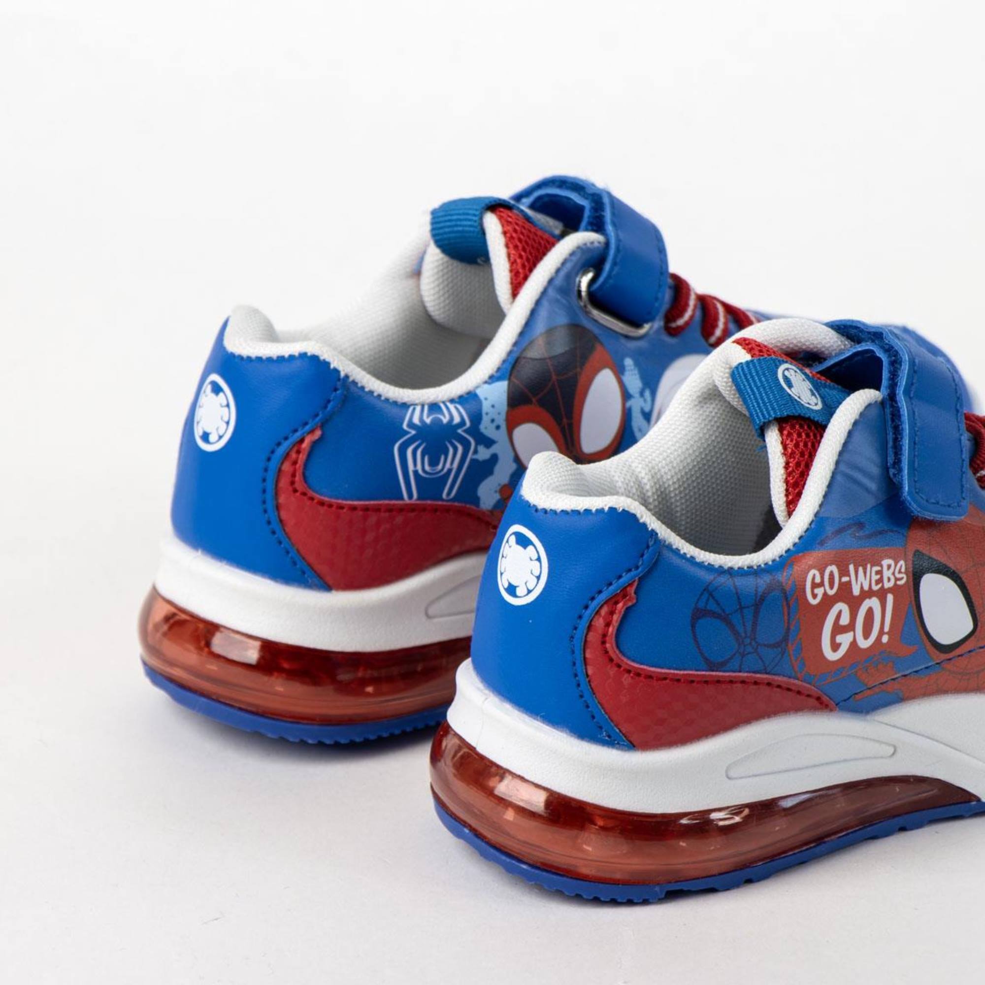 Zapatilla deportiva infantil suela ligera con luces "Spiderman"