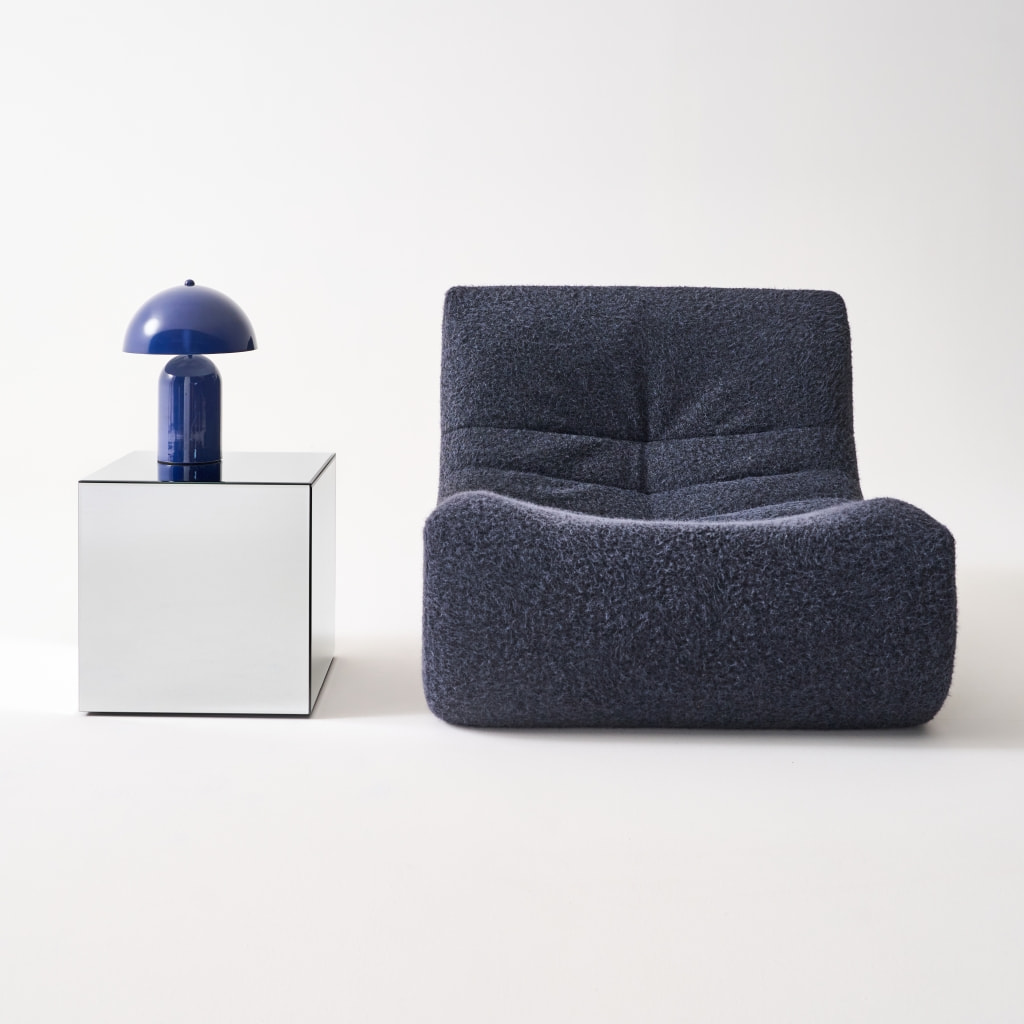 Table cubique miroir transparent. bout de canapé. table d'appoint cube miroir 40cm