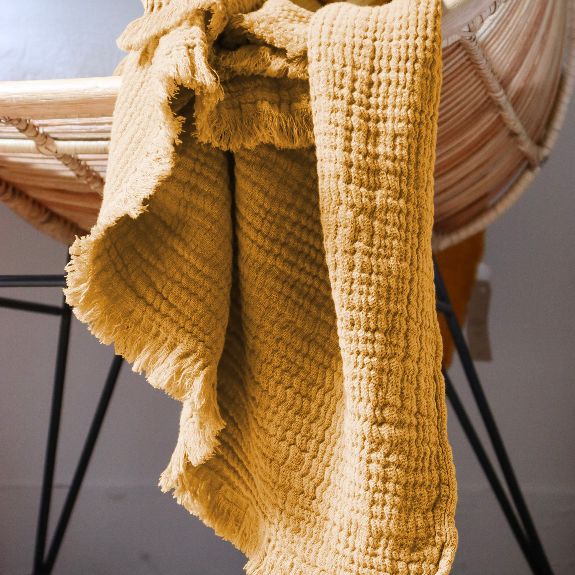 Plaid en gaze de coton, NATURELLEMENT GAUFRÉ