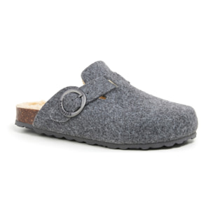 Zueco de polyester reciclado con interior de borreguito y hebilla circular. BABUNKERS GRIS