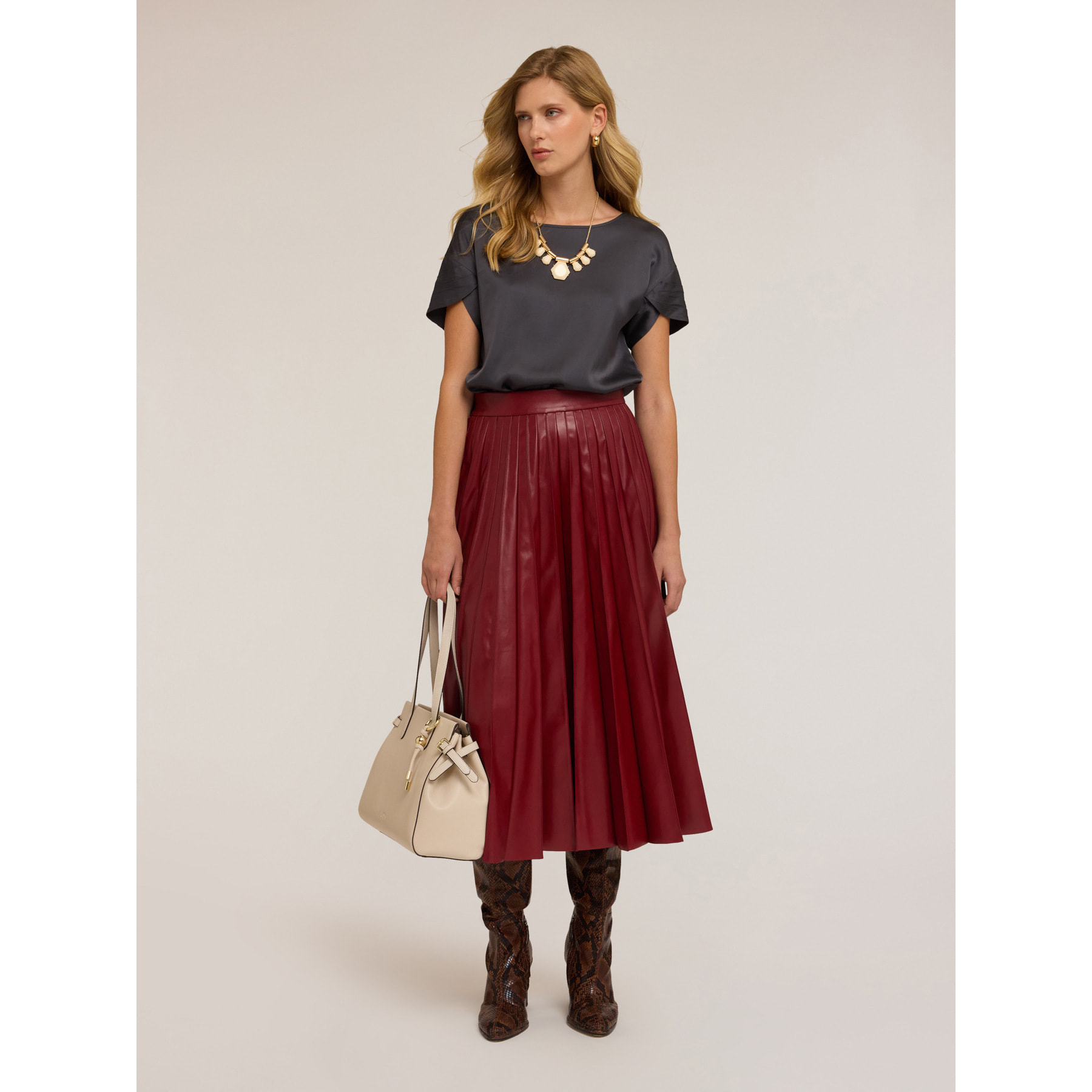 Motivi - Blusa con mangas de pétalo - Gris