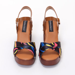 Sandali con tacco comodo e fasce in tessuto multicolore