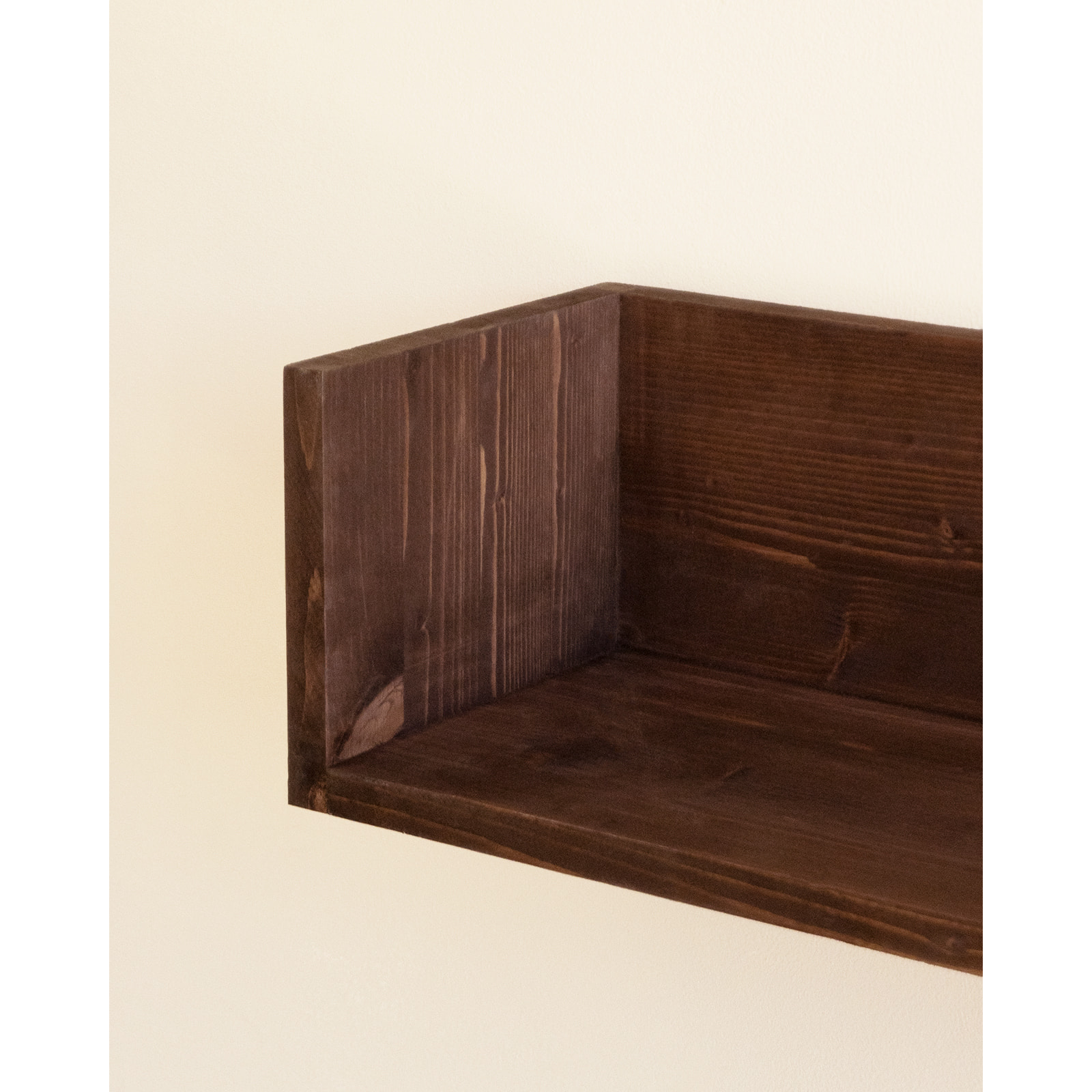 Estantería de madera maciza tono nogal de varias medidas