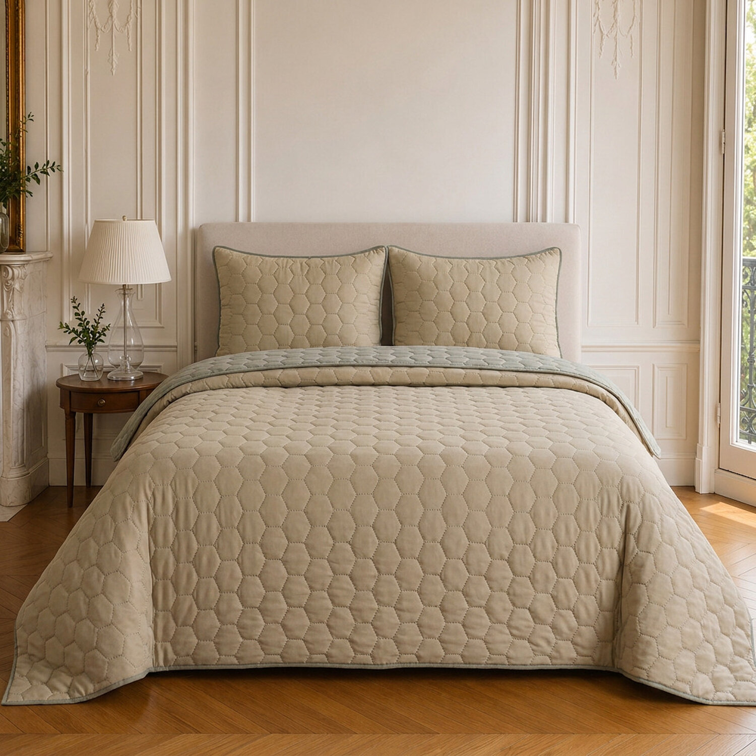 Couvre-lit matelassé réversible 100% polyester bicolore beige - NAZIM