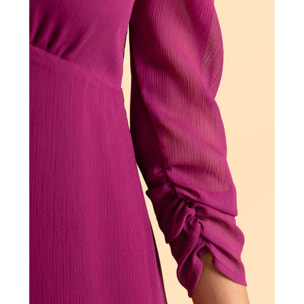 Vestido midi con manga larga y escote