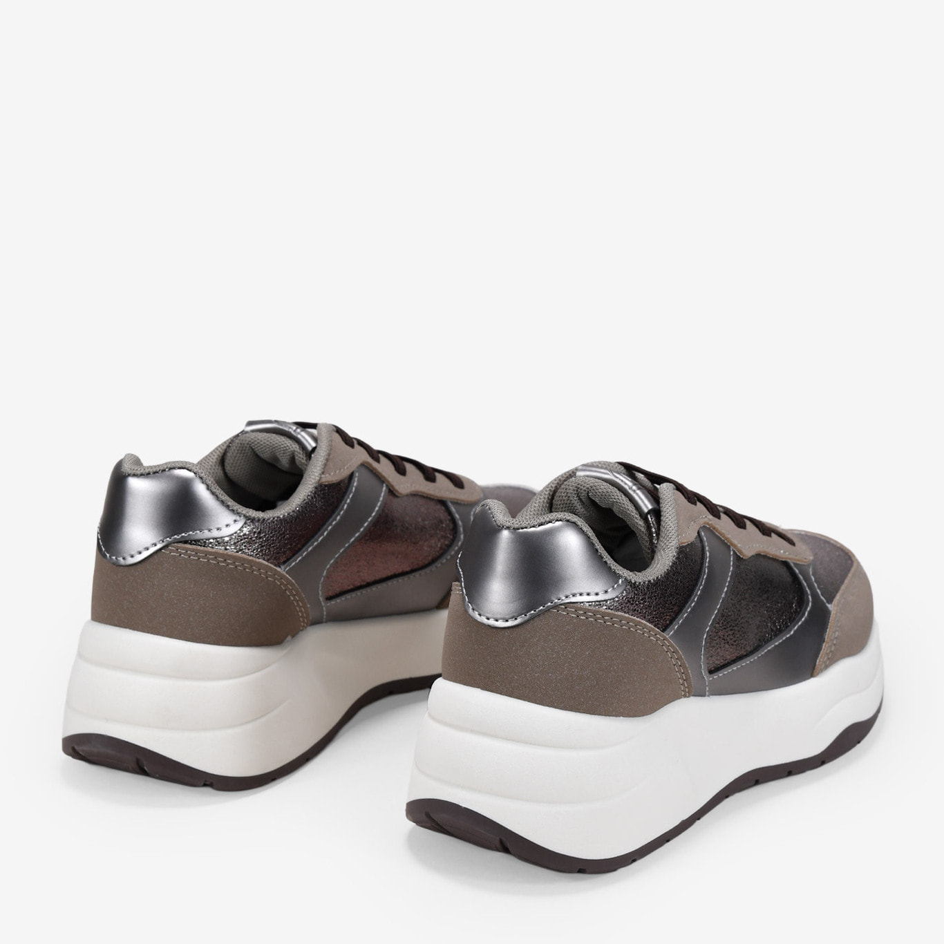 Zapatillas deportivas marrones metalizadas con cordones